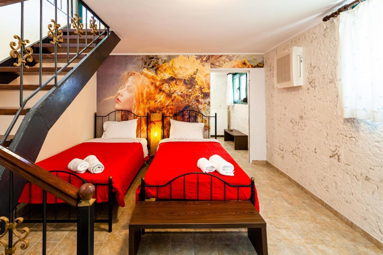 Dukes Poolside Houses Parálion Ástros المظهر الخارجي الصورة