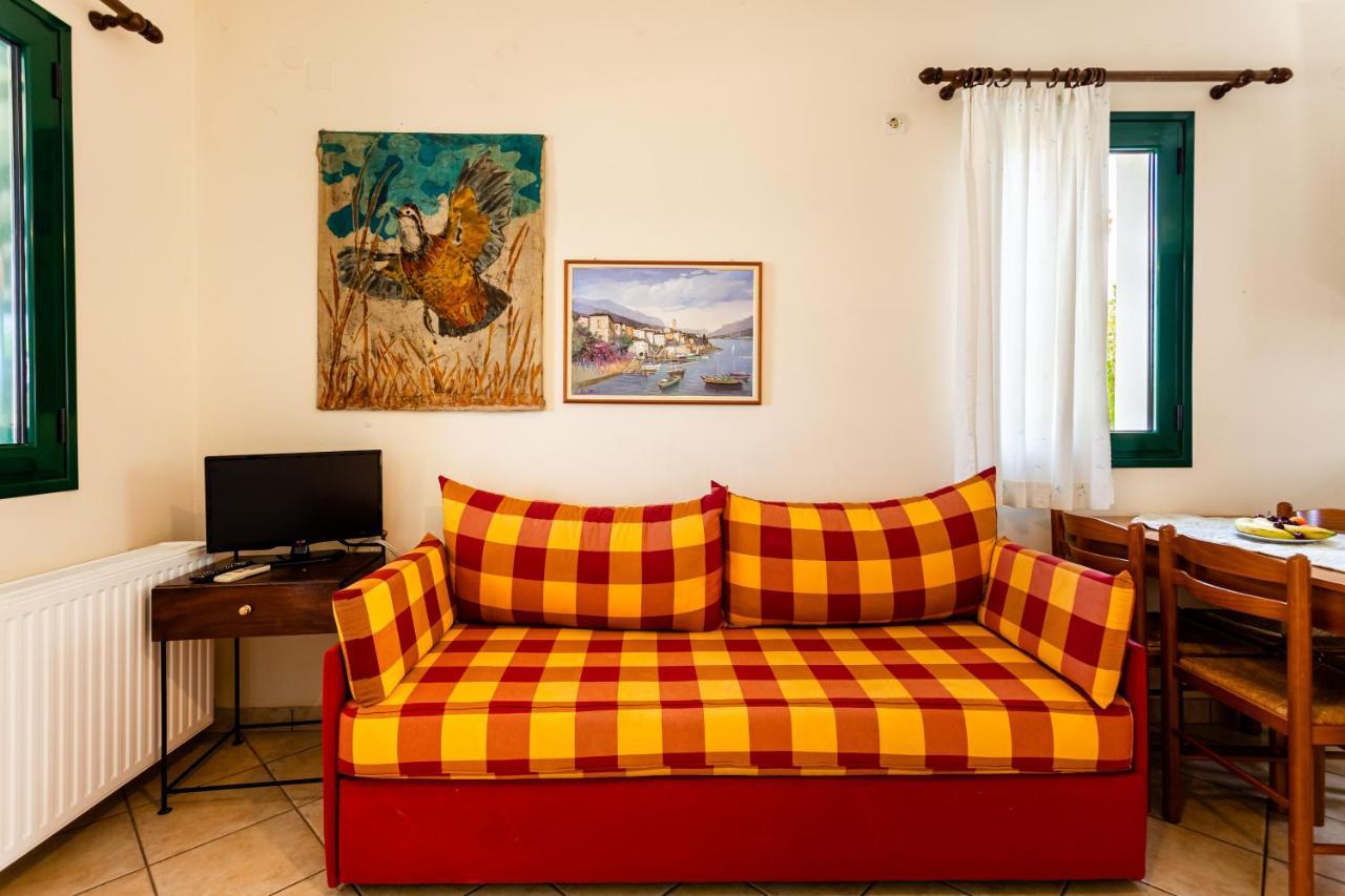 Dukes Poolside Houses Parálion Ástros المظهر الخارجي الصورة